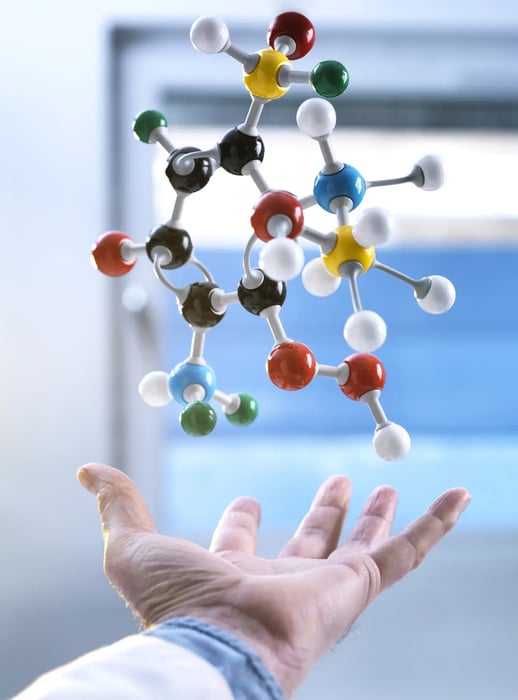Structures moléculaires monoterpènes esters phénols cétones extraits végétaux