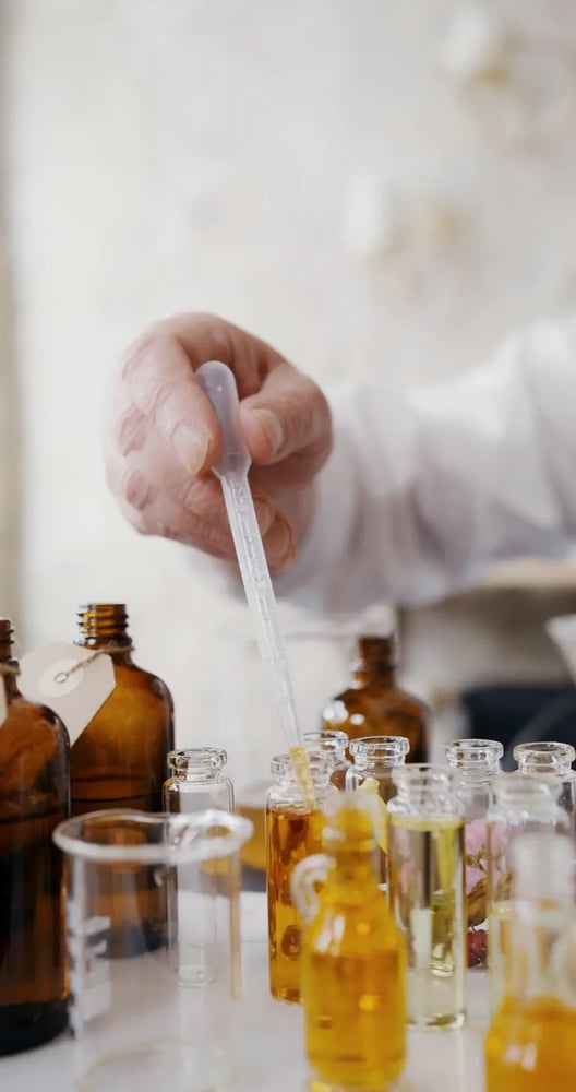 Laboratoire d'analyse des extraits naturels Landema avec équipements chromatographiques modernes