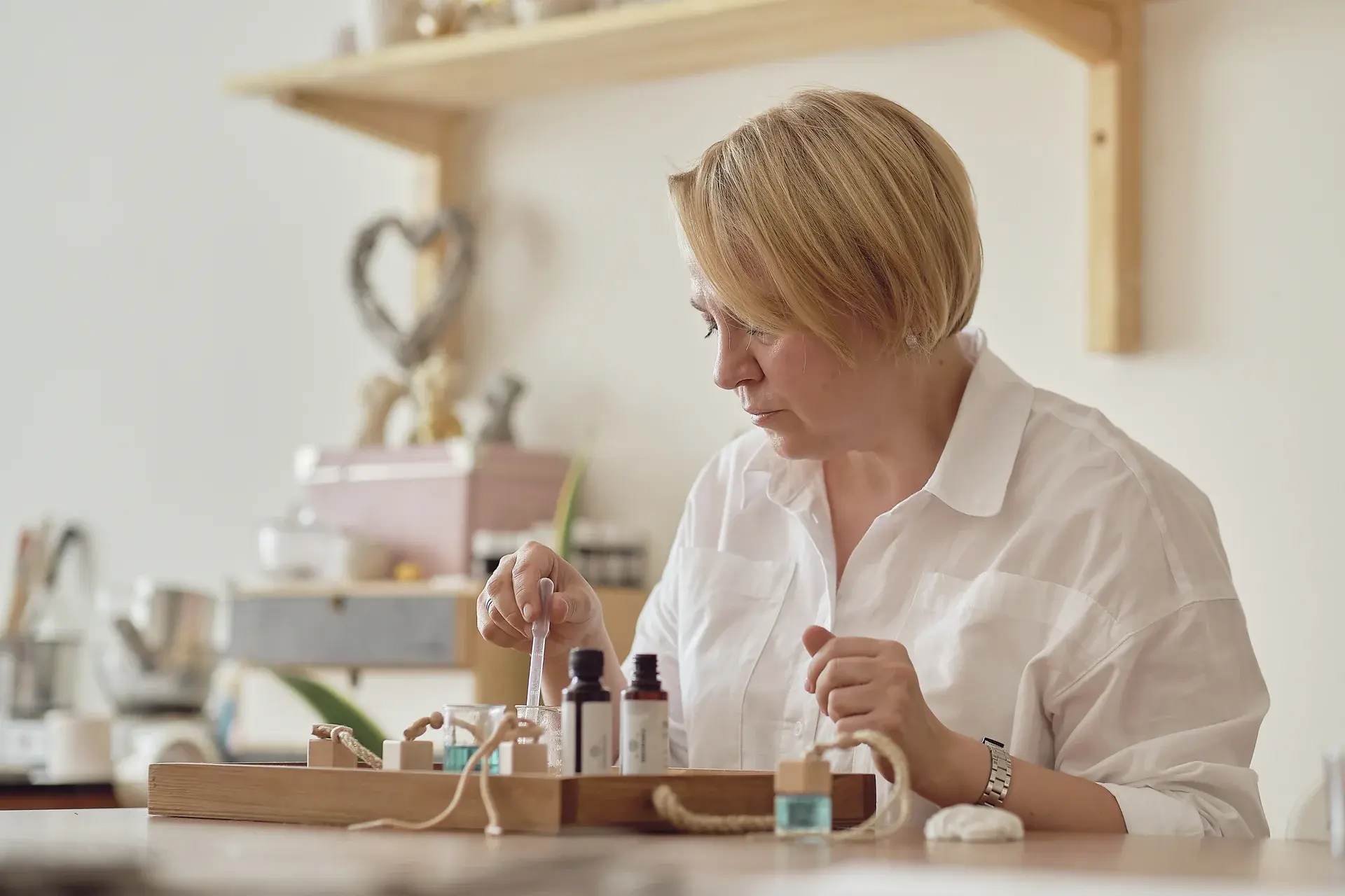 Pipette with oil and bottle, Feb 21, 2025_result